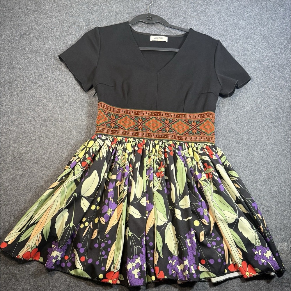 Metisu Junior‎  Size S Floral Print V-Neck Fit and Flare Dress